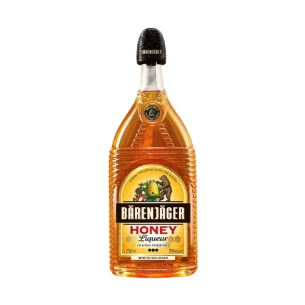 ליקר ברינג'ר דבש (Bärenjäger) הוא ליקר הדבש המפורסם והמוערך ביותר בעולם, המיוצר בגרמניה לפי מתכון מסורתי מהמאה ה-18. מקור השם "Bärenjäger" בתרגום חופשי הוא "צייד דובים" – שכן הליקר פותח במקור כדי לסייע לציידים ברוסיה ובמזרח פרוסיה למשוך דובים אל המלכודות בעזרת ניחוח הדבש העוצמתי שלו. כיום, הוא נחשב למשקה פרימיום לחובבי מתוקים המעריכים טעמים טבעיים ואותנטיים. הליקר מיוצר על בסיס דבש דבורים טבעי ואיכותי (70% מהרכיבים הם דבש טהור!), ללא תמציות טעם מלאכותיות. הוא מתאפיין בגוון זהוב-ענברי עמוק ובמרקם סמיך ומלטף. באף עולה ארומה משכרת של דבש פרחי בר רענן עם נגיעות קלות של וניל ותבלינים. בחיך מתקבלת מתיקות עשירה, חלקה ומחממת, עם סיומת ארוכה ומתוקה שמשאירה טעם של עוד.