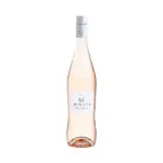 שאטו מינוטי רוזה - Château Minuty M Rose יין שאטו מינוטי רוזה (Château Minuty M Rose) הוא אחד מיינות הרוזה המפורסמים והנחשקים ביותר בעולם, המגיע מלב אזור פרובנס (Provence) שבצרפת. יקב שאטו מינוטי ידוע בזכות הסטנדרטים הגבוהים וההקפדה על איכות הענבים, הגדלים בכרמים המשקיפים על מפרץ סן טרופה. ה-Chateau Minuty M מיוצר משילוב זנים קלאסי של גרנאש, סינסו וטבורן, המעניקים לו את הצבע הוורוד-בהיר והצלול המזוהה איתו כל כך. זהו יין המייצג את סגנון החיים של הריביירה הצרפתית – הוא קליל, רענן ואלגנטי להפליא. בזכות העיצוב הייחודי של הבקבוק והאיזון המדויק של טעמיו, הוא הפך לבחירה המועדפת לאירוח יוקרתי, למסיבות קיץ תחת כיפת השמיים או לצד ארוחות ים-תיכוניות קלילות. זהו יין רוזה פרימיום המציע חוויית שתייה מרעננת ומתוחכמת בכל כוס.