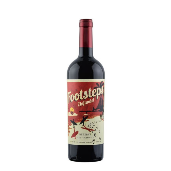 פוטסטפס זינפנדל רזרב – Footsteps Zinfandel Reserve יין פוטסטפס זינפנדל רזרב (Footsteps Zinfandel Reserve) הוא יין אדום עשיר, עוצמתי ובעל נוכחות מרשימה. סדרת ה-Reserve של יקב פוטסטפס מייצגת בחירה קפדנית של ענבים איכותיים ותהליך יישון ממושך, המעניקים ליין מורכבות רבה ועומק טעמים. הזינפנדל בסדרה זו מציג את הצד המפואר של הזן, עם שילוב בין פרי בשל מאוד לבין השפעה אלגנטית של עץ אלון. ה-Footsteps Zinfandel Reserve מאופיין במבנה גוף מלא ומרקם קטיפתי. זהו יין למביני עניין המחפשים חוויה של יין "חם", עוטף ומתובל, שמתאים באופן מושלם לערבים קרירים או לארוחות דשנות. הוא מהווה שותף אידיאלי למנות בשר אדום צלוי, סטייקים עסיסיים, צלעות טלה מתובלות או תבשילי קדירה בבישול ארוך.