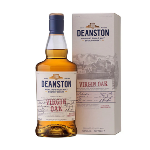 דינסטון וירג'ין אוק 700 מ"ל | Deanston Virgin Oak Highland Single Malt דינסטון וירג'ין אוק (Deanston Virgin Oak) הוא וויסקי סינגל מאלט סקוטי המיוצר במזקקת דינסטון, השוכנת על גדות נהר הטיט (Teith) באזור ההיילנדס (Highlands) בסקוטלנד. המזקקה, שהוקמה בתוך מבנה היסטורי ששימש בעבר כמטווח כותנה מהמאה ה-18, ידועה במחויבותה לייצור מסורתי וירוק: היא מייצרת את החשמל של עצמה באמצעות אנרגיית מים, ומשתמשת אך ורק בשעורה סקוטית מקומית הגדלה ללא הנדסה גנטית. מאפיין הייצור הבולט ביותר של מהדורה זו הוא שיטת הגימור (Finishing). הוויסקי מתחיל את דרכו בהתיישנות בחביות עץ אלון אמריקאי ששימשו בעבר ליישון בורבון (Ex-Bourbon Casks). לקראת סיום תהליך ההבשלה, הנוזל מועבר לתקופת השבחה וסיומת ממושכת בחביות עץ אלון אמריקאי חדשות לחלוטין (Virgin Oak Casks), אשר נבחרו בקפידה והגיעו ישירות מחרשי החביות בקנטקי, ארצות הברית. חביות אלו, שלא הכילו נוזל מעולם, מעניקות לוויסקי פרופיל עשיר, חיוני ומתובל מאוד, המאזן את האופי הרך והמאלטי של תזקיק הדינסטון. הוויסקי מבוקבק בחוזק של 46.3% אלכוהול, ללא סינון בקירור (Non-Chill Filtered) וללא תוספת צבע מאכל (Natural Color), מה ששומר על המרקם המקורי והשמנים הטבעיים של התזקיק. פרופיל טעם ומאפיינים ארומטיים ניחוח (Nose): פרופיל ארומטי טרי, חיוני ומתוק. ניחוחות בולטים של פירות פרדס בהירים (גרדת תפוז וגפרורי תפוח צהוב), דבש בר, לתת שעורה מתוק, המלווים בניואנסים חזקים של וניל, סוכר חום ועץ אלון חרוך קלות. טעם (Palate): גוף בינוני, קרמי וחלק בחיך. בטעם מורגשת מתיקות עשירה של סוכריות טופי, קרמל ודבש, המתחלפת במהירות במורכבות מתובלת וחמה של קינמון, מוסקט, זנגביל (ג'ינג'ר) ועץ אלון אמריקאי מודגש. סיומת (Finish): סיומת בינונית עד ארוכה, חמימה ונקייה. מותירה טעם לוואי מתקתק קלות של דבש המאוזן בחריפות תבלינים יבשים ועץ אלון חם. צבע: זהב ענברי בהיר וטבעי.