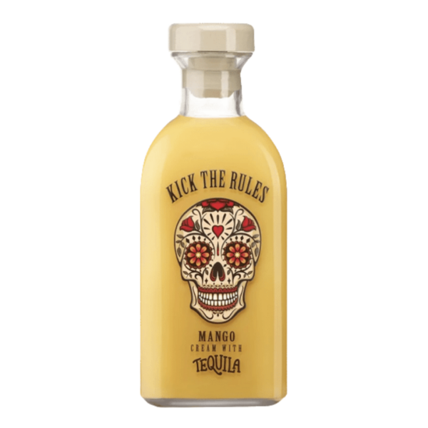 ליקר טקילה קיק דה רולס | Kique da Rozas (Kick the Rules) Tequila Liqueur סדרת המשקאות קיק דה רולס (המוכרת בקרב צרכנים רבים גם כ-Kick the Rules) מציעה שילובים ורסטיליים ומודרניים המבוססים על תזקיקים פופולריים. גרסה זו מבוססת על שילוב של תזקיק טקילה מקסיקני יחד עם אלכוהול ניטרלי מובחר ונגיעות של ממתיקים טבעיים, במטרה ליצור ליקר אלכוהולי נגיש, חלק וקל לשתייה, המעדן את הדומיננטיות והצריבה המסורתית של הטקילה הנקייה. המשקה פותח במיוחד עבור שוק חיי הלילה, ברים ומסעדות, והוא משמש כפתרון מצוין להכנת שוטים מהירים וערבוב קוקטיילים. תהליך הייצור מבטיח נוזל יציב וצלול המשתלב בקלות עם מגוון רחב של מיצים, משקאות מוגזים וסירופים ללא יצירת משקעים. פרופיל טעם ומאפיינים ארומטיים ניחוח (Aroma): פרופיל ארומטי נקי המשלב את הניחוח האופייני של צמח האגבה הכחולה, מלווה בנגיעה מתקתקה עדינה ורמזים הדריים קלילים. טעם (Palate): גוף קליל עד בינוני וחלק מאוד בחיך. המשקה מציג את טעמי האגבה המוכרים של הטקילה, אך עם מתיקות מעודנת ומאוזנת המרככת את הסיומת ומפחיתה את תחושת החמימות האלכוהולית. סיומת (Finish): סיומת חלקה, נקייה ומהירה, המותירה טעם לוואי מתקתק קלות עם עקבות אגבה. מראה: נוזל שקוף וצלול לחלוטין.